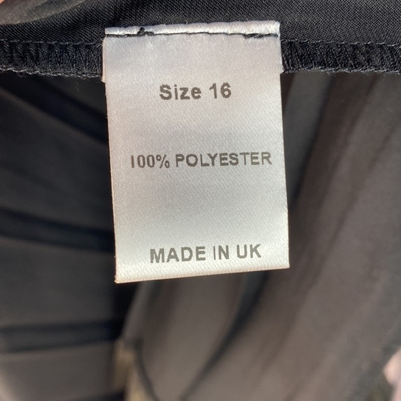 Helene Berman London Metallic Pleated Skirt- Size 16 - Picture 4 of 11